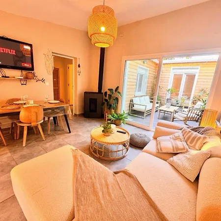 Maison Langevin 2-bedroom House With Cozy Garden & Patio 度假居 里尔