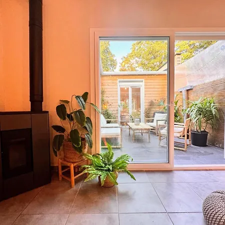 Maison Langevin 2-bedroom House With Cozy Garden & Patio 里尔