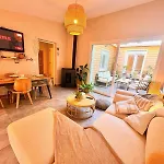 Maison Langevin 2-bedroom House With Cozy Garden & Patio Feriehus Lille