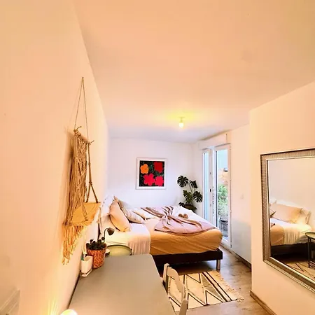 Maison Langevin 2-bedroom House With Cozy Garden & Patio Дом отдыха Лилль